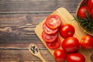 Kaya Nutrisi dan Rasa, Manfaat Minum Jus Tomat yang Mengagumkan